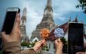 Món kem lấy cảm hứng từ ngói chùa Thái khiến du khách trầm trồ
