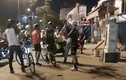 Nhóm người đi xe đạp đánh người ở đường Phạm Văn Đồng