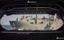 Tàu sân bay USS Carl Vinson nhận tiếp tế, quyết bám trụ