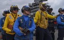 Cận cảnh tàu sân bay Mỹ áp sát Eo biển Triều Tiên