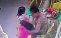 Video: Cô giáo mầm non tát liên tục vào mặt khiến trẻ ngã dúi dụi