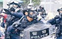 Choáng với "trang bị tận răng" của cảnh sát chống bạo động Hong Kong