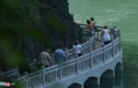  'Nữ tướng' Facebook cùng 2 con đi du thuyền thăm Vịnh Hạ Long
