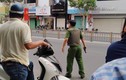 Nghi án thanh niên cầm súng, lựu đạn cướp ngân hàng Đông Á ở Sài Gòn
