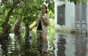 Sau cơn mưa kỷ lục, cụ bà sống cảnh “ốc đảo” giữa Sài Gòn