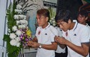 Đồng nghiệp nghẹn ngào viếng tang hậu vệ Trần Phước Thọ