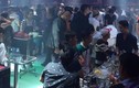 Hơn 300 khách “chơi bar” chạy tán loạn vì cảnh sát đột kích