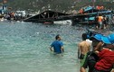 Sập bè nổi trên vịnh Vĩnh Hy, hơn 300 người rơi xuống biển