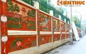 Cận cảnh bức tường gốm sứ đẹp mê hồn giữa phố Hà Nội