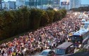 Video: Cảnh xe cộ chen nhau vào hầm sông Sài Gòn
