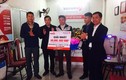 Khách hàng Hà Tĩnh tháo mặt nạ nhận giải thưởng vietlott giá trị lớn