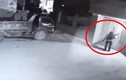 Video: Táo tợn phóng hỏa đốt xe ô tô của người dân trong đêm