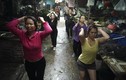 Video tập thể dục tại chợ Việt Nam lên báo Tây