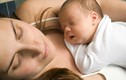 Dấu hiệu trẻ sơ sinh cần bú sữa mẹ ngay lập tức