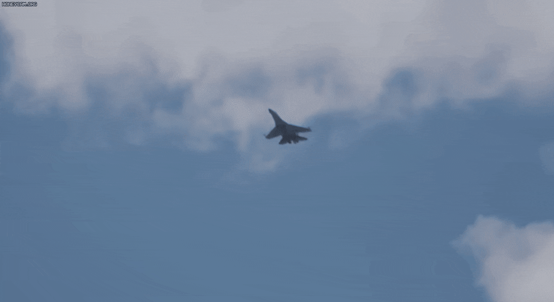 Dùng Su-30SM săn USV, có phải Nga “mang dao giết trâu mổ gà”?