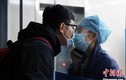 ​Hình ảnh những cuộc chia ly cảm động của các y bác sĩ vùng dịch Vũ Hán