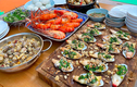 “Ngọc nữ” Hà Tăng trổ tài nấu loạt món ngon đãi tiệc gia đình