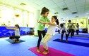 Cô bé 7 tuổi trở thành giáo viên yoga nhỏ tuổi nhất thế giới