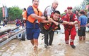 Trung Quốc “chật vật” cứu hộ người dân mắc kẹt trong lũ lụt
