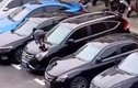 Trung Quốc: Con trai giẫm hỏng 7 ô tô, bà mẹ phải đền 400 triệu