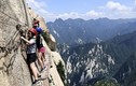 Thót tim qua con đường leo núi nguy hiểm nhất thế giới