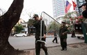 Dựng hàng rào an ninh hai lớp quanh khách sạn có đoàn Triều Tiên