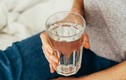 Ngộ độc suýt chết vì uống 5 lít nước mỗi ngày