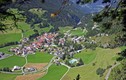 Ngôi làng Thụy Sĩ đẹp tựa chốn thần tiên nhưng... cấm chụp ảnh