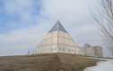 Tiết lộ bất ngờ về kim tự tháp cực hiện đại nổi tiếng Kazakhstan