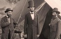 Tổng thống Mỹ Abraham Lincoln đội mũ chóp siêu cao, lý do thật bất ngờ