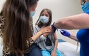 Tiêm vắc xin COVID-19 cho trẻ em: Những tác dụng phụ cần biết 