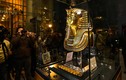 Chi tiết kỳ quái trên mặt nạ vàng Tutankhamun khiến chuyên gia “rối não”