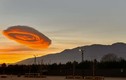 Xôn xao đám mây quái vật hình UFO thình lình xuất hiện 