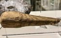 Tưởng khúc gỗ, té ngửa nhận ra là "đồ chơi người lớn" 2.000 tuổi 