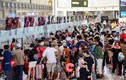 Sân bay Nội Bài chật cứng hành khách ngày cuối kỳ nghỉ lễ