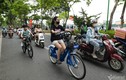 Hào hứng quét mã thuê xe đạp công cộng kiểu mới ở Hà Nội