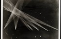 UFO xuất hiện trong Thế chiến 2, Mỹ nã 10 tấn đạn không hề hấn?  