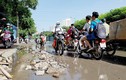 Hà Nội: Dân chật vật với con đường “không mưa cũng ngập”