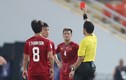 Nhận thẻ đỏ, trung vệ Đình Trọng sẽ bị treo giò ở vòng loại World Cup 2022