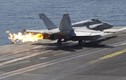 Tiêm kích F/A-18 của Mỹ lại đâm nhau giữa trời