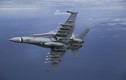 F/A-18C/D Mỹ khoe khả năng mang cùng lúc 12 tên lửa cực “khủng“