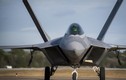 Tiêm kích F-22 Mỹ vừa đưa tới Qatar xịn hơn F-35 ở điểm nào?