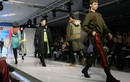 Hình ảnh thời trang quân sự Nga hấp dẫn, sành điệu, khỏe khoắn