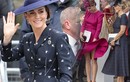 Từng "sượng sùng" bị tốc váy vì gió, nay Kate Middleton chơi chiêu độc, váy tốc, mặt vẫn không cảm xúc