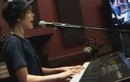 Lạ lẫm nghe Justin Bieber hát live cùng đàn piano