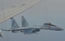 Cận cảnh màn "uy hiếp thiếu chuyên nghiệp" của Su-35 Nga với P-8A Mỹ 