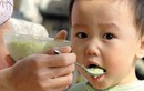 Trẻ ăn nhiều chất bột, đường dễ táo bón