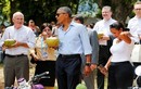 Tổng thống Obama dạo phố, uống nước dừa ở Lào