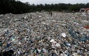 Hãi hùng cuộc sống thị trấn “ngập” trong 19.000 tấn rác thải nhựa
