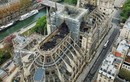 Nhà thờ Đức Bà Paris tan hoang nhìn từ trên cao